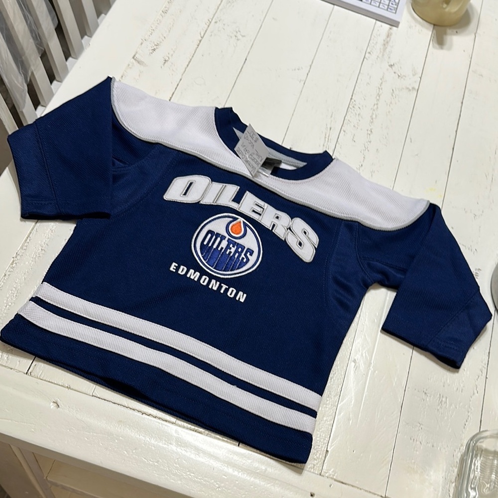 🍄Oilers hockey jersey size 24M boys or girls